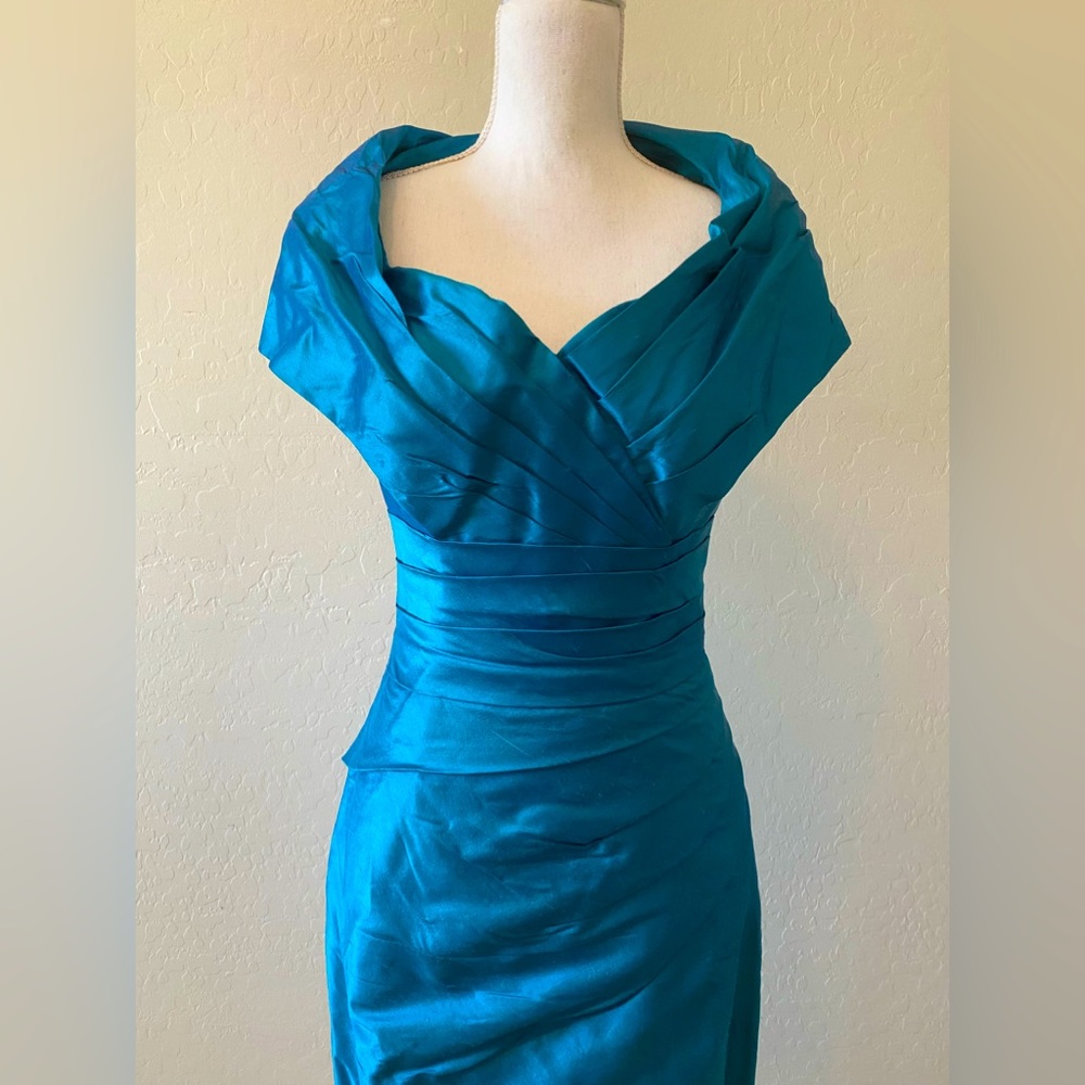 BRAND:Sarah Daniel Evenings  COLOR:Cobalt Blue  SIZE:2-4